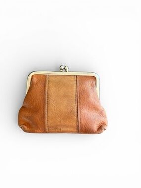 Vintage Buxton Tan Leather Kiss-Lock Coin Purse